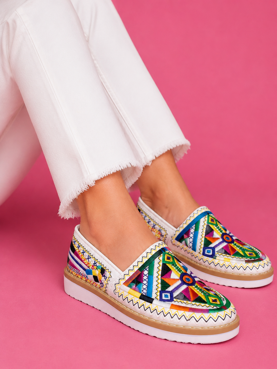 WHITE MOCCASIN